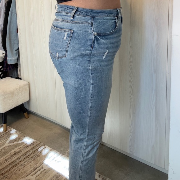 Fashion To Figure Jeans - Picture 2 of 5